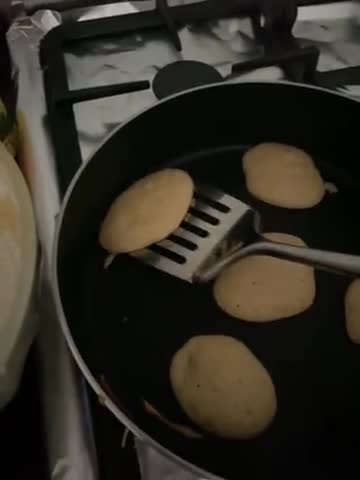 صورة لخطوة 5 من وصفة ميني بان كيك 🥞