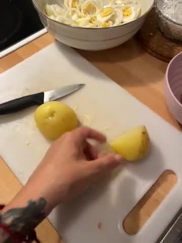 Foto del paso 6 de la receta: Ensalada de huevo, patata y cebolla al estilo cubano
