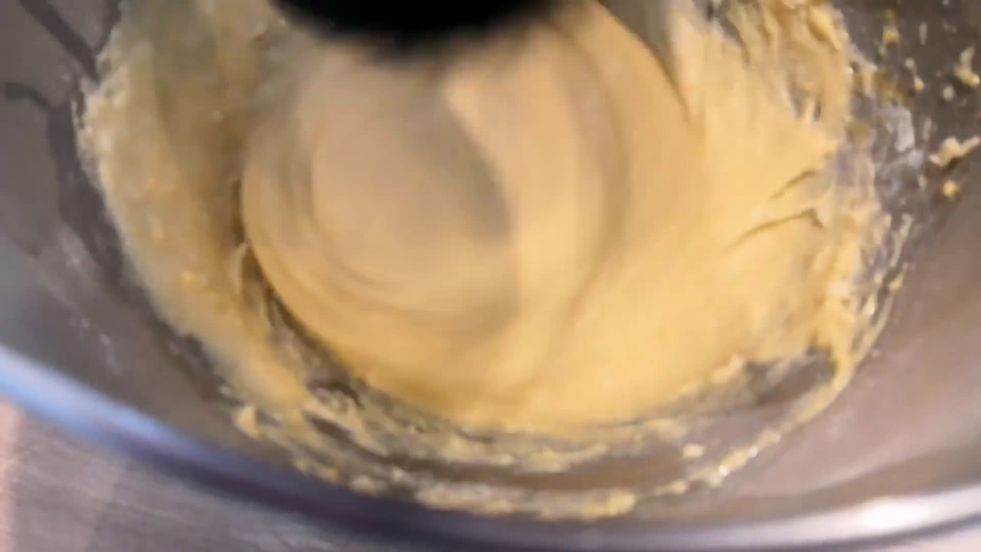 Une image de l'étape 3 de Cake salé mozarella tomates séchées et basilic 🇮🇹.