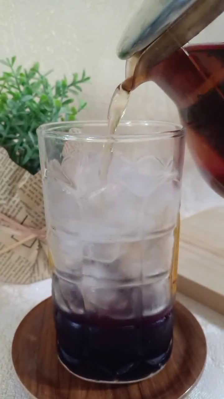 Foto langkah ke 3 dari resep Ice Mulberry Tea.