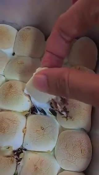 Gambar langkah 4 resipi S’mores 3 Bahan ✨🍫.
