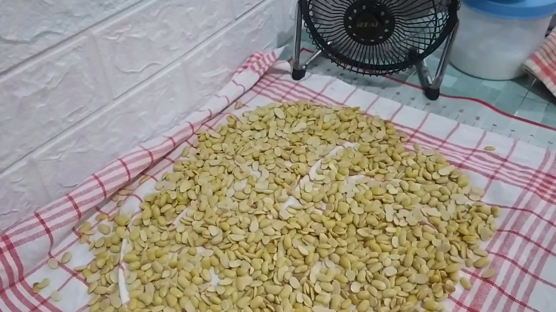 Foto langkah ke 2 dari resep Tempe Homemade Karakter.