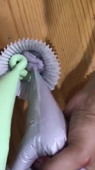 Foto langkah ke 5 dari resep Bolu Kukus Pelangi.