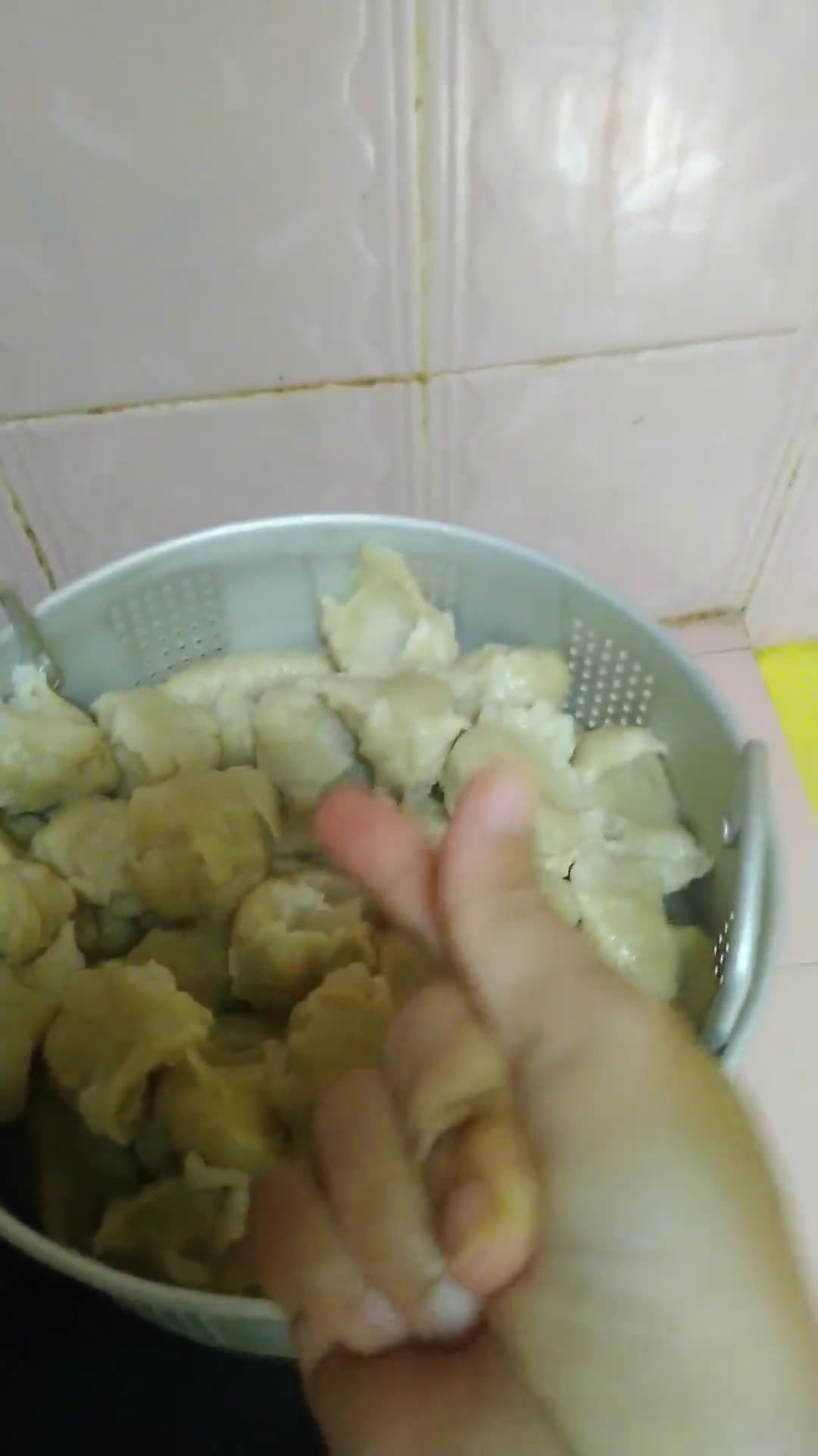Foto langkah ke 5 dari resep Pempek Dos Rumahan.