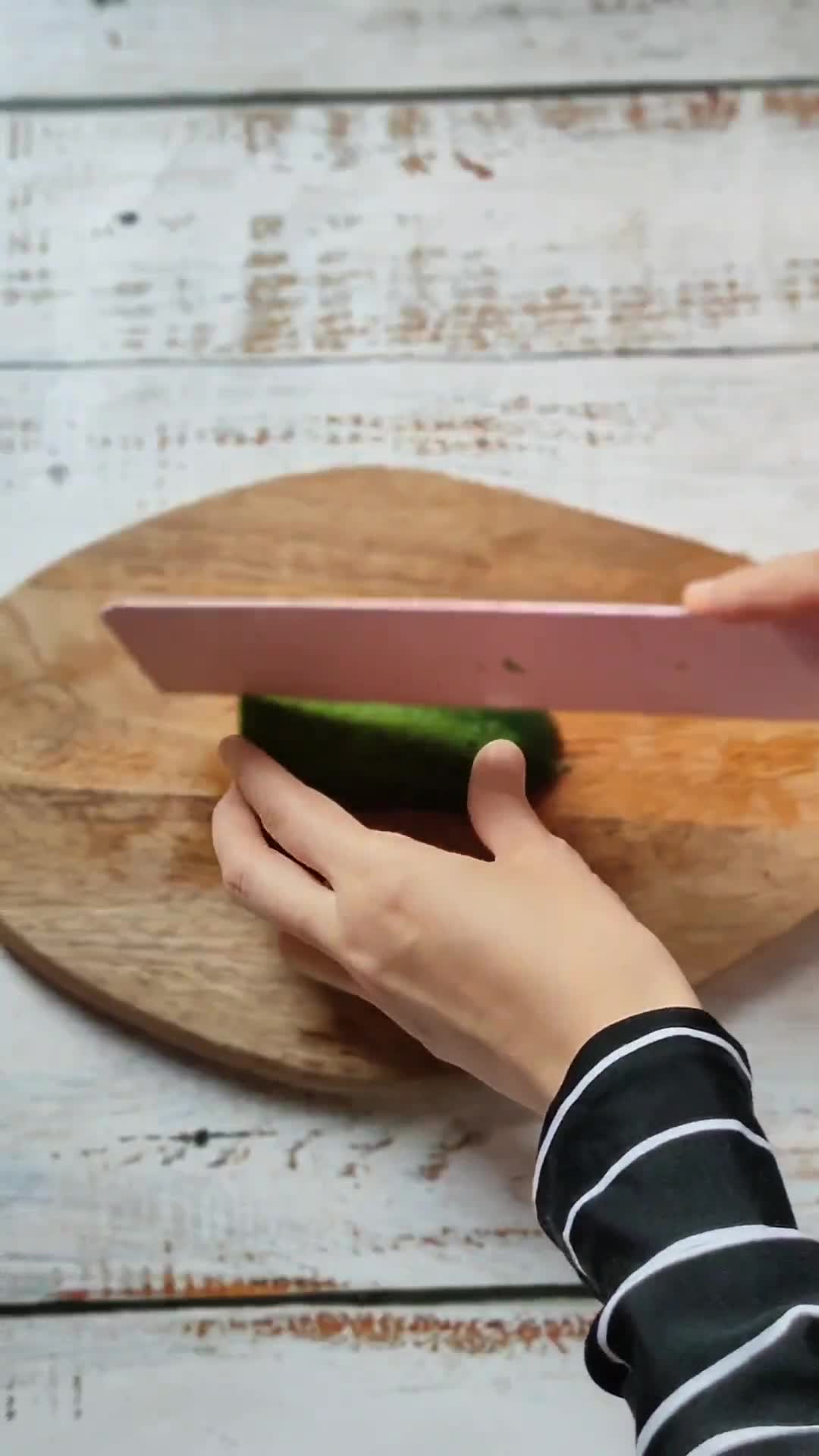 Gambar langkah 8 resipi Salad Campuran Avocado Sosej Pasta.