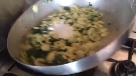 Foto del passaggio 6 della ricetta Orecchiette friarielli e stracciatella 🌷
