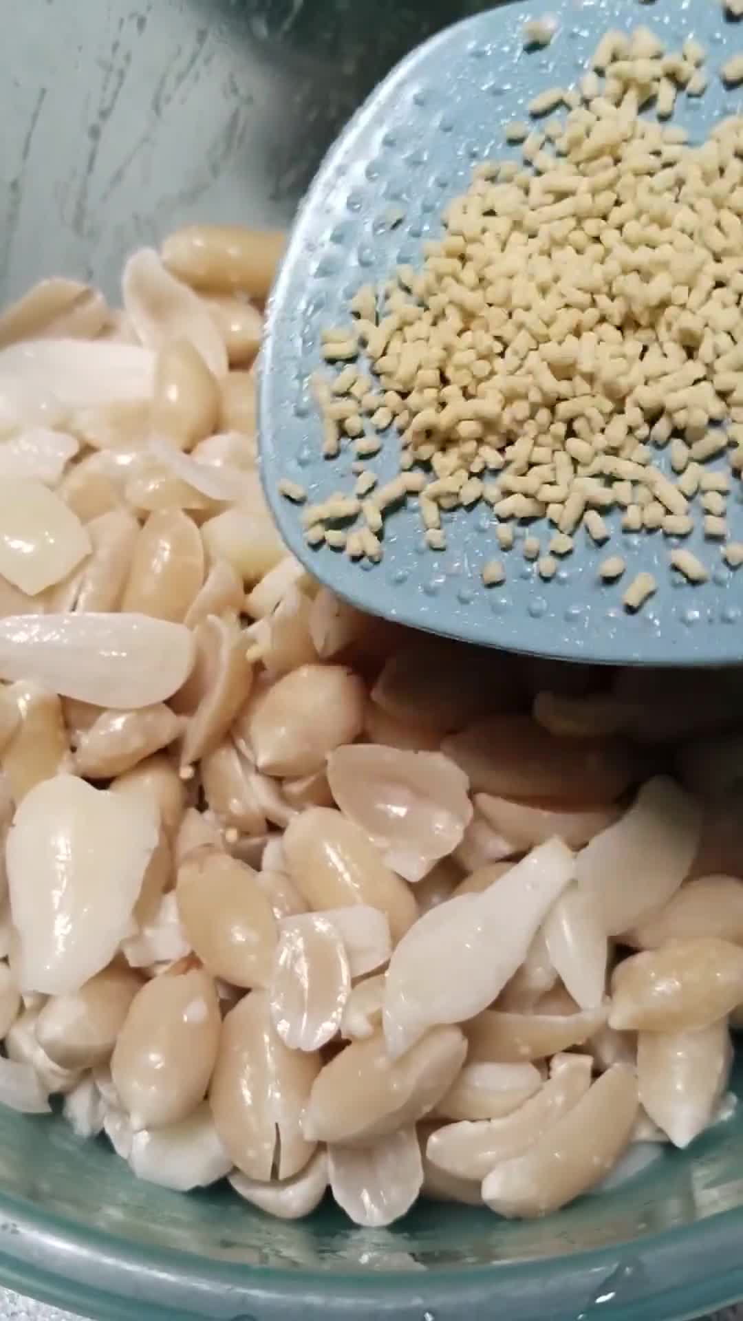 Gambar langkah 2 resipi Kacang bawang putih.
