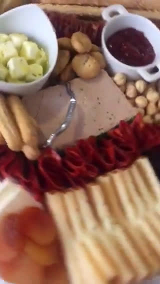 Foto del paso 3 de la receta: Tabla de quesos