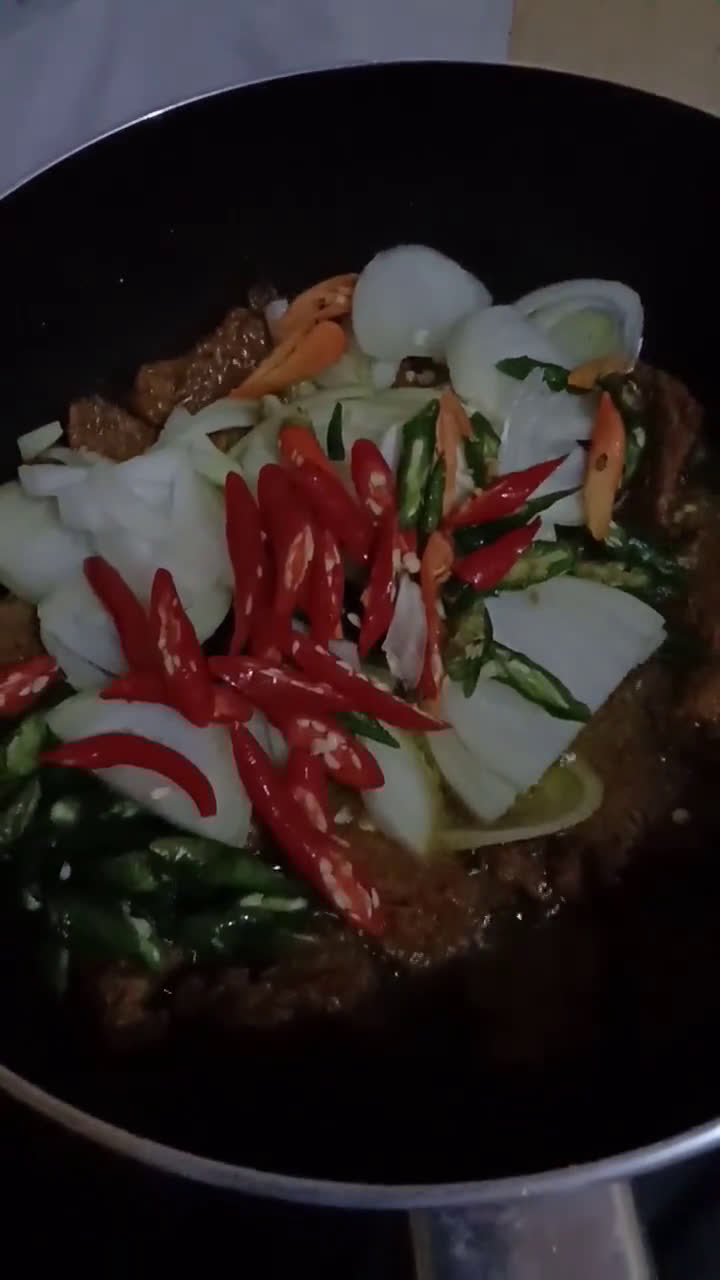 Foto langkah ke 3 dari resep Daging goreng kunyit ala London.
