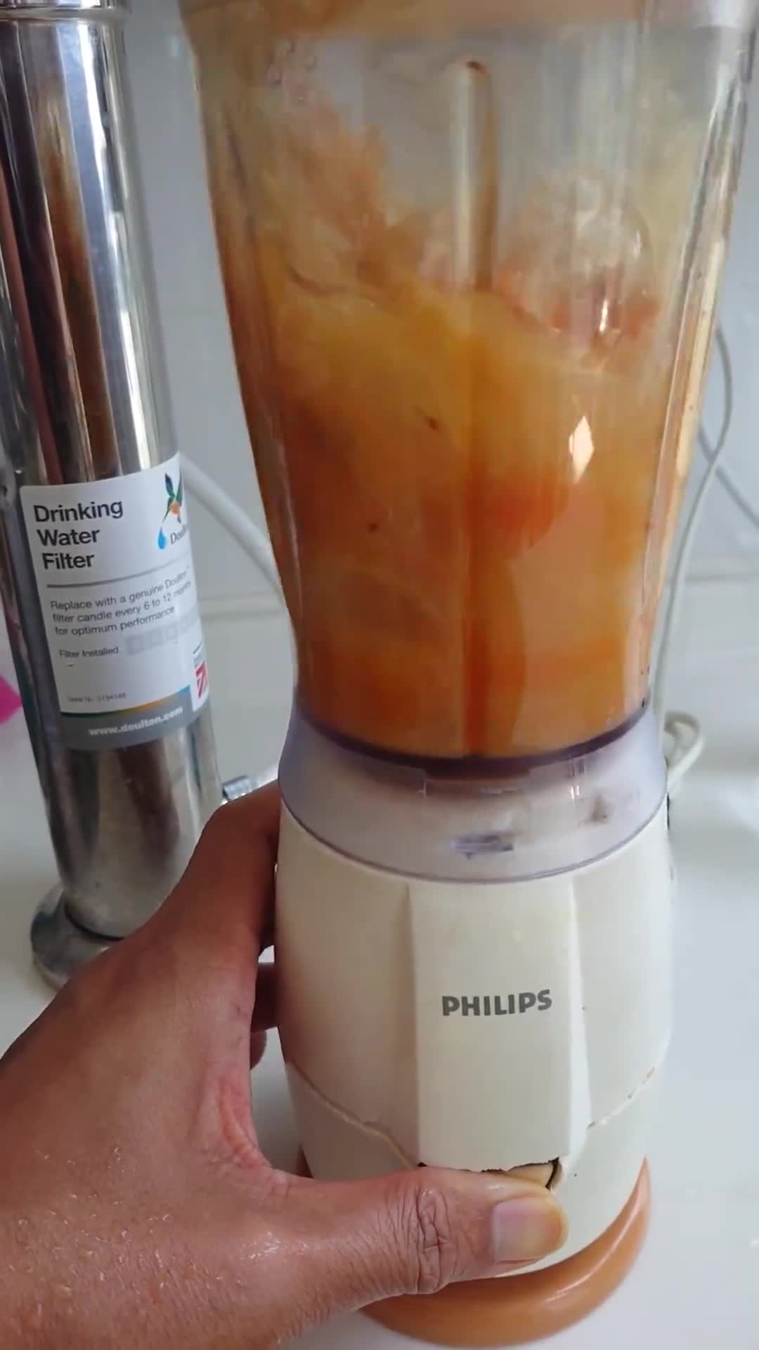 Foto langkah ke 2 dari resep 64. Jamu Kunyit Asem Sirih.