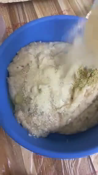 صورة لخطوة 1 من وصفة إسكلوب بالدجاج المفروم كوردن بلو بطريقه صحيه