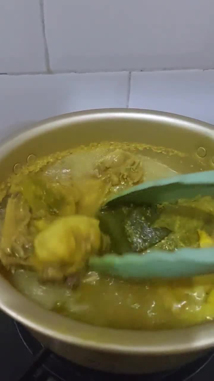 Foto langkah ke 4 dari resep Meal Prep Ayam Ungkep Bumbu Kuning.