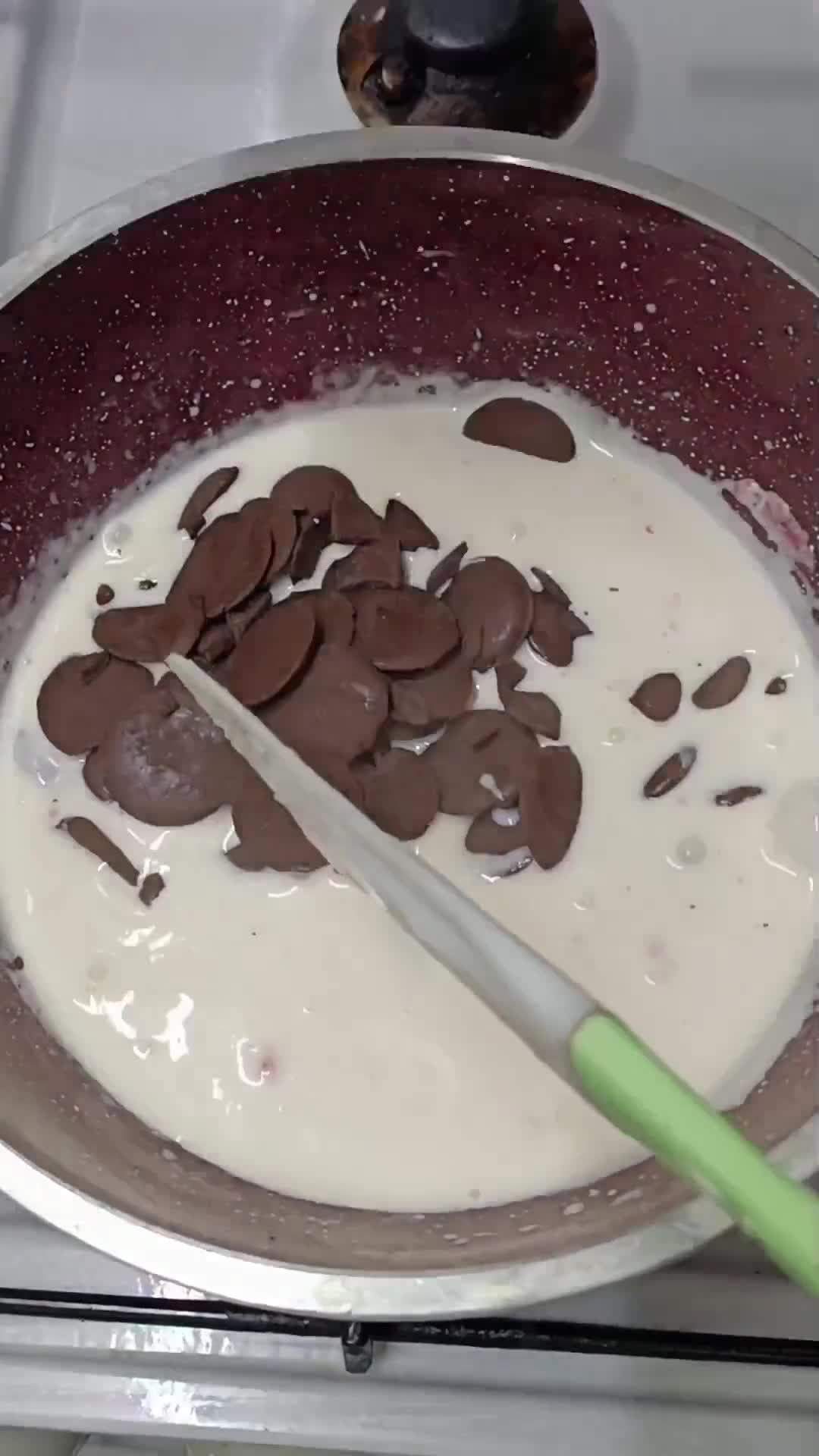 Gambar langkah 3 resipi Topping kek Coklat moist.
