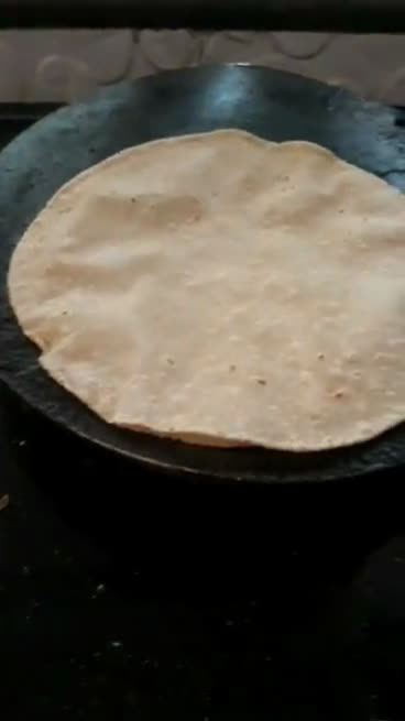 બે પડી રોટલી (Be Padi Rotli Recipe In Gujarati) રેસીપી સ્ટેપ3ફોટો