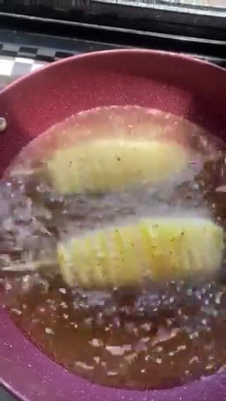Foto langkah ke 3 dari resep Kentang Spiral Saos Telur Asin.