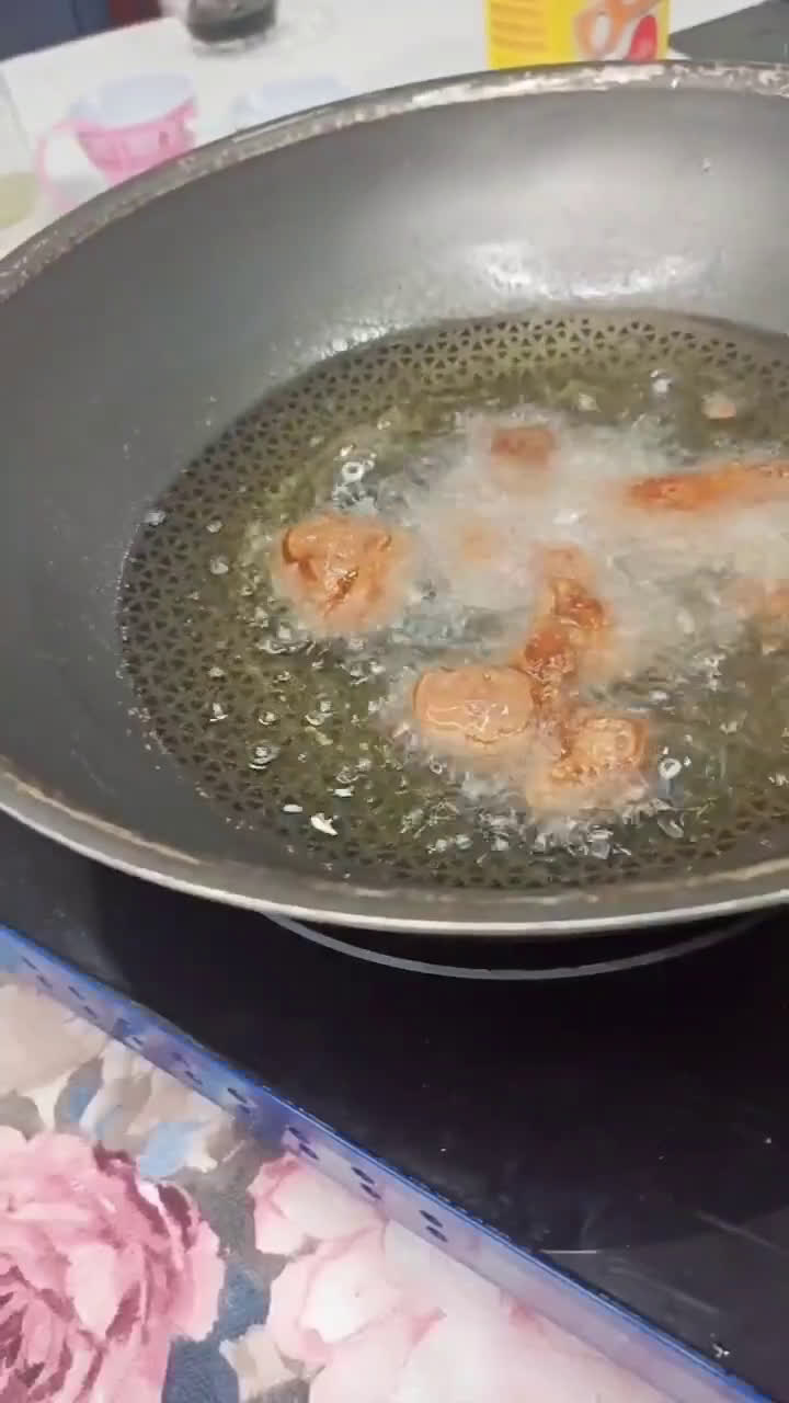 Foto del paso 3 de la receta: Pollo al limón🍋.| Estilo chino🧧|
