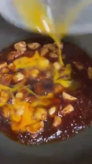 Gambar langkah 6 resipi Mi Sotong Bayam.