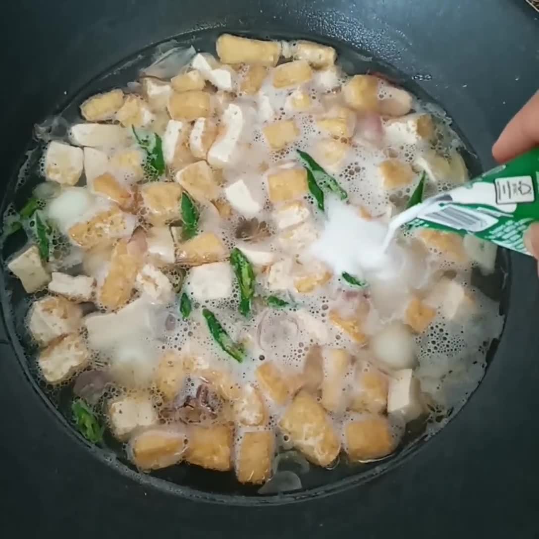 Foto langkah ke 4 dari resep Lodeh Tahu Telur Puyuh.