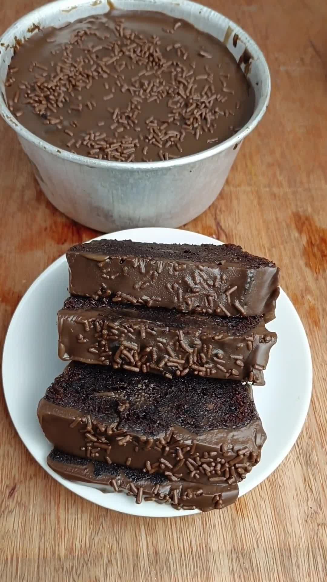 Gambar langkah 5 resipi Topping kek Coklat moist.