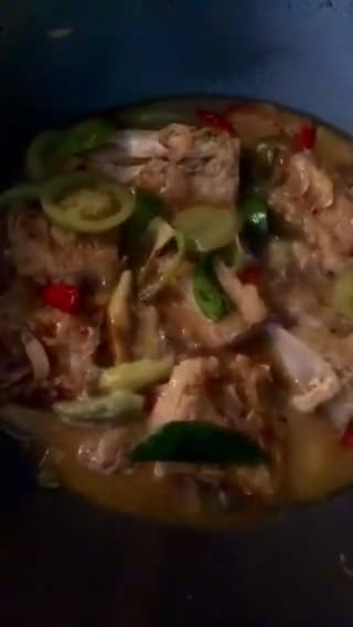 Foto langkah ke 4 dari resep Tulang Jambal Kuah Santan.