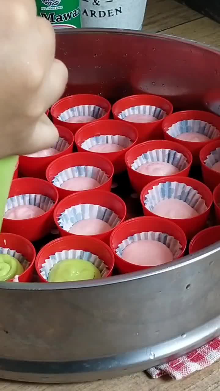 Gambar langkah 4 resipi Apam coconut rose.