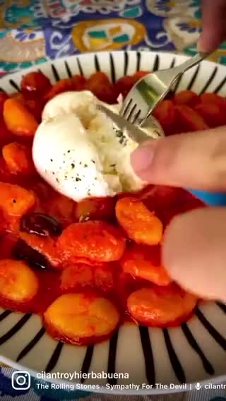 Foto del paso 1 de la receta: Ñoquis con salsa de piquillos
