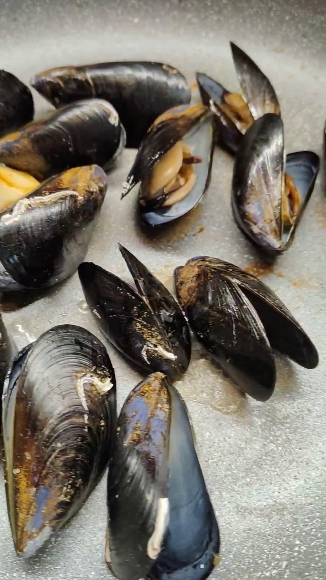 Foto del passaggio 3 della ricetta Paella di pesce