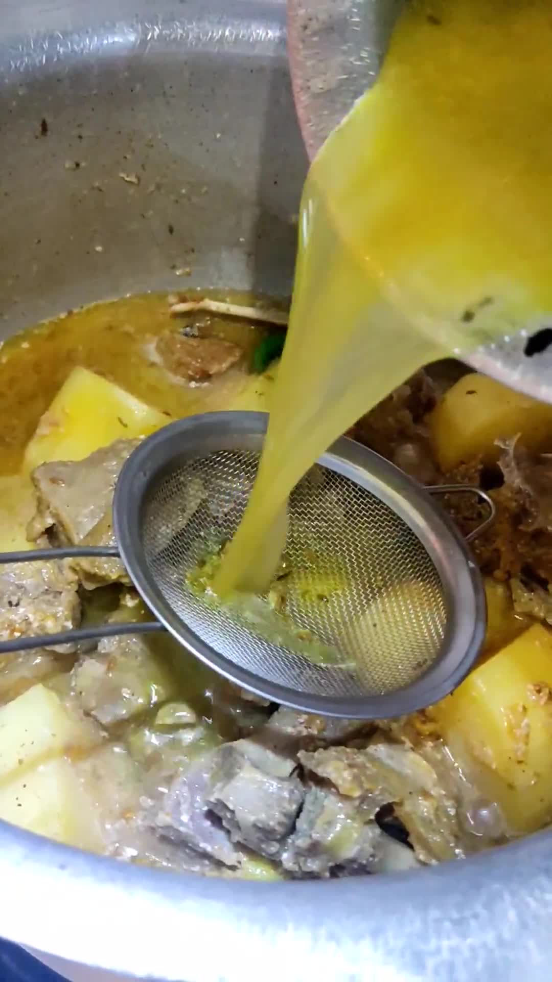 A picture of step 8 of Mutton Yakhni Pulao.