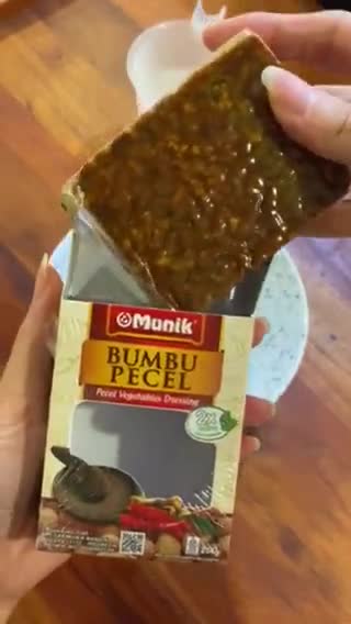 Foto langkah ke 2 dari resep Pecel Pisang Praktis.