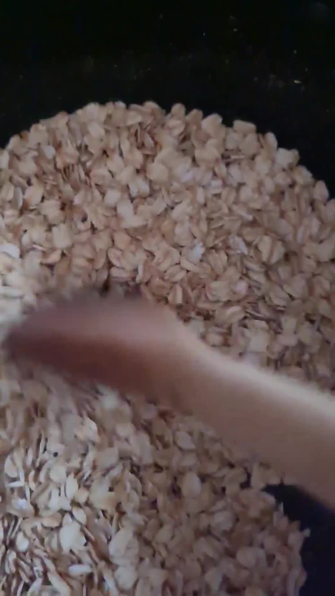 Foto del paso 1 de la receta: Granola a la canela, sin azúcares agregados ni edulcorantes ni miel (proteica y vegana)