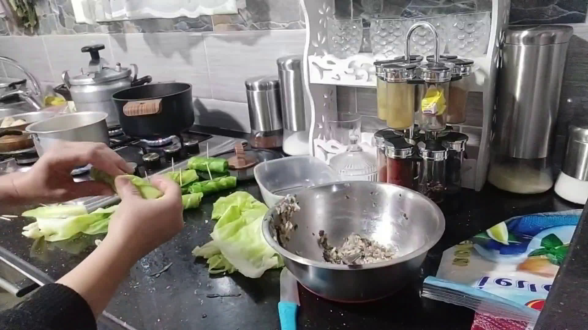 Une image de l'étape 2 de Dolma Algérienne (choux vert farci à la viande).