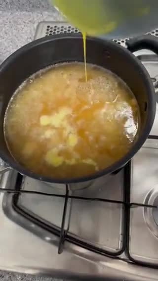 Foto do passo 2 de Sopa de Ovo e Camarão (Saeugyerantang- 새우계란탕)