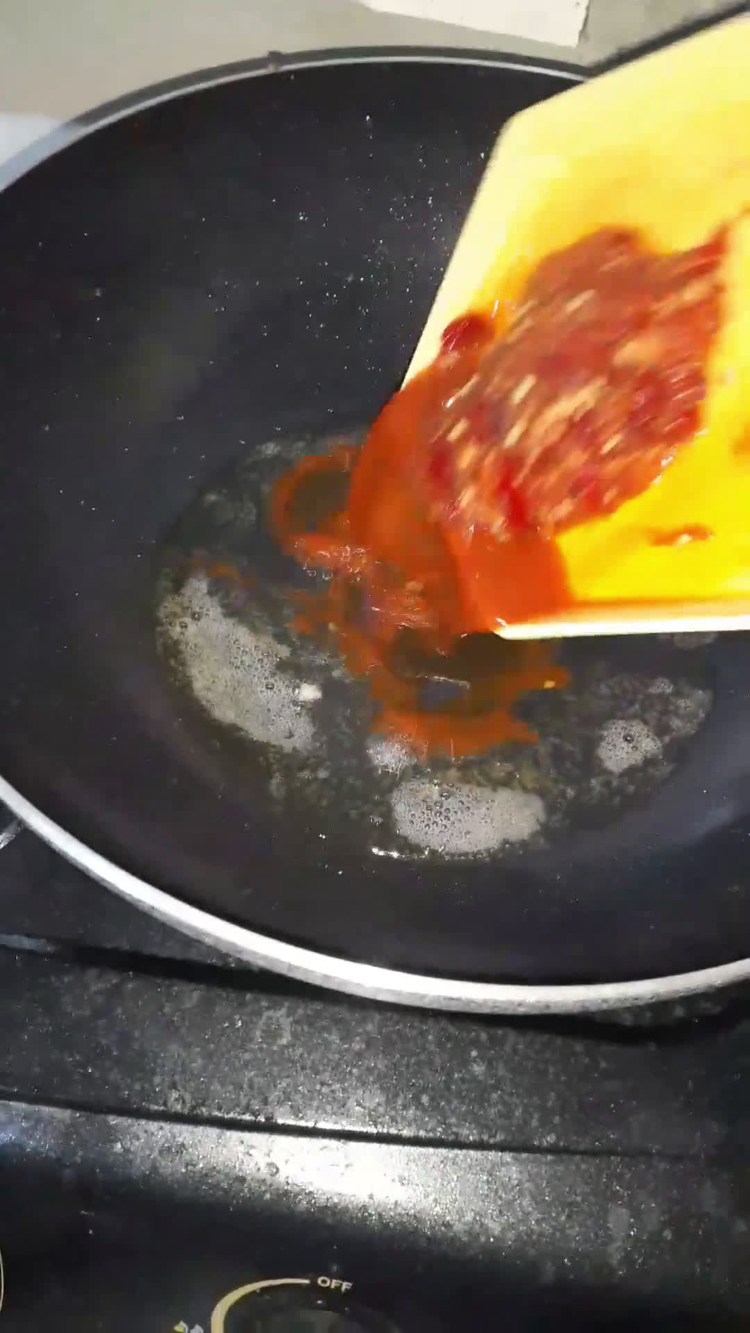 Foto langkah ke 3 dari resep Lele Goreng Balado 🥘.