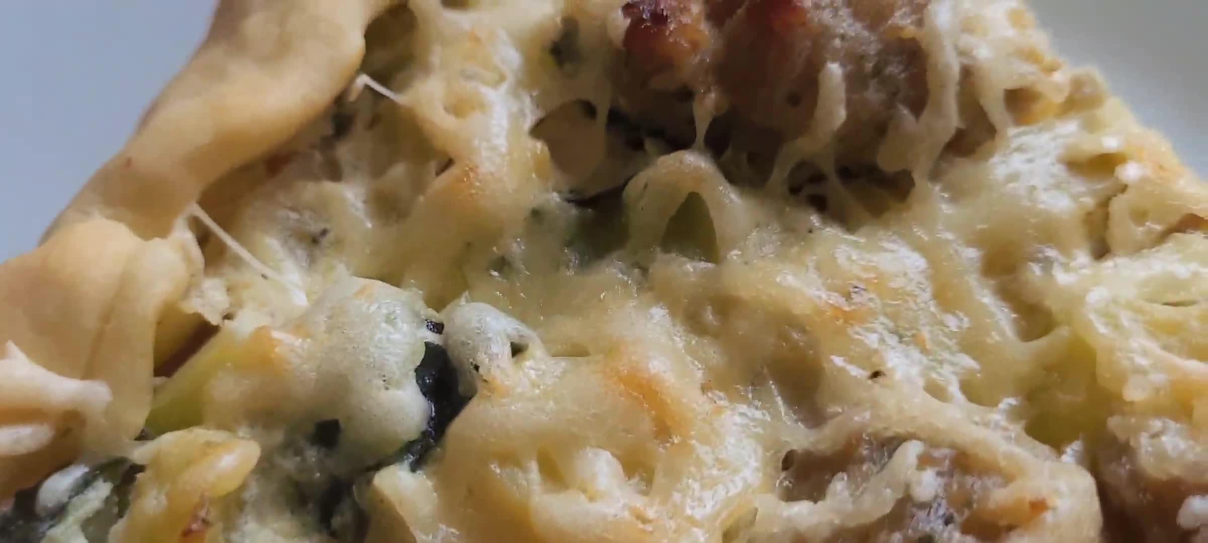 Une image de l'étape 8 de Tarte salée Courgettes, Saucisses et Pomme de terre, recette italienne.