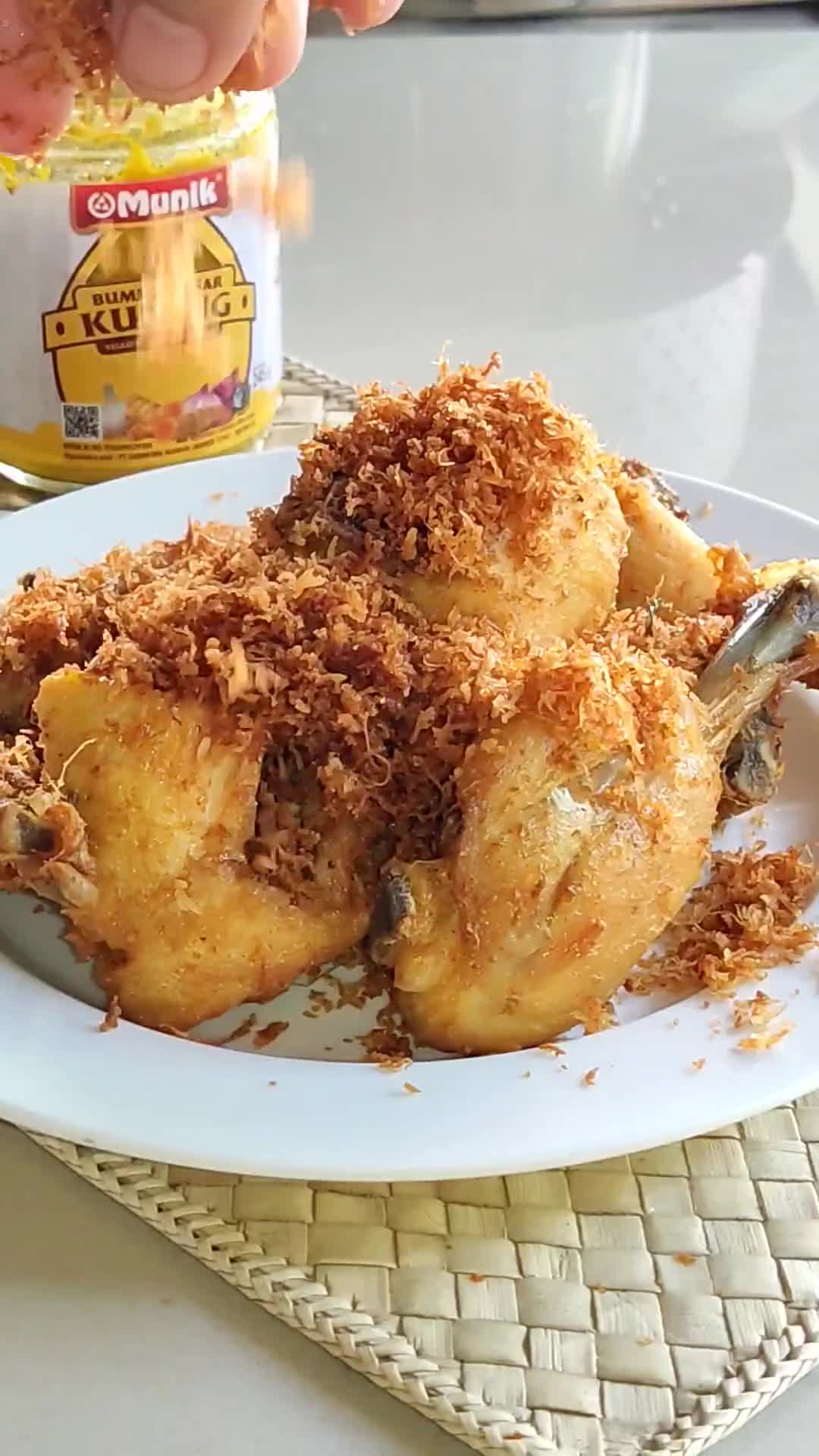 Foto langkah ke 4 dari resep Ayam Goreng Bumbu Padang.