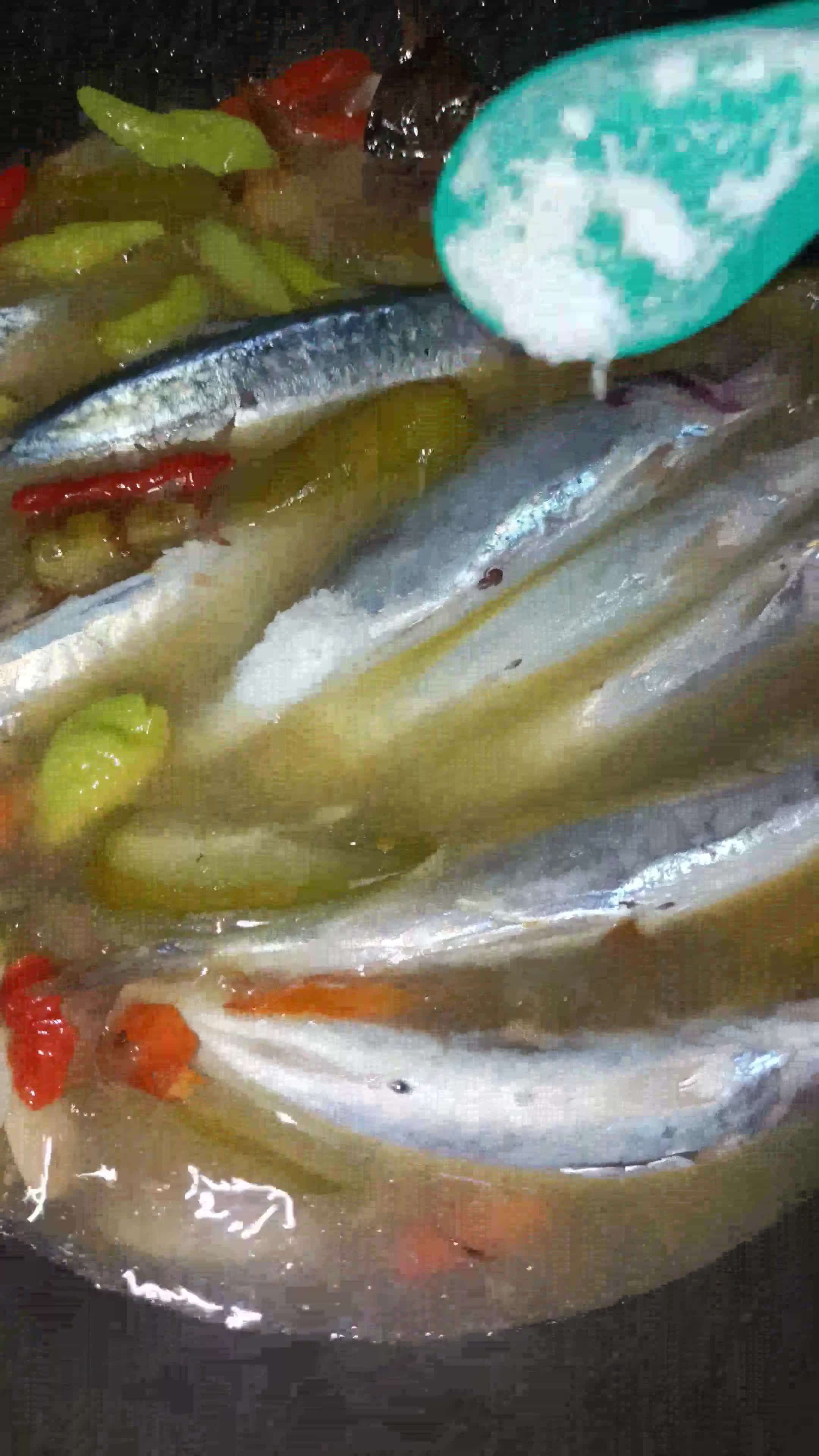 Foto langkah ke 3 dari resep Tumis Ikan.