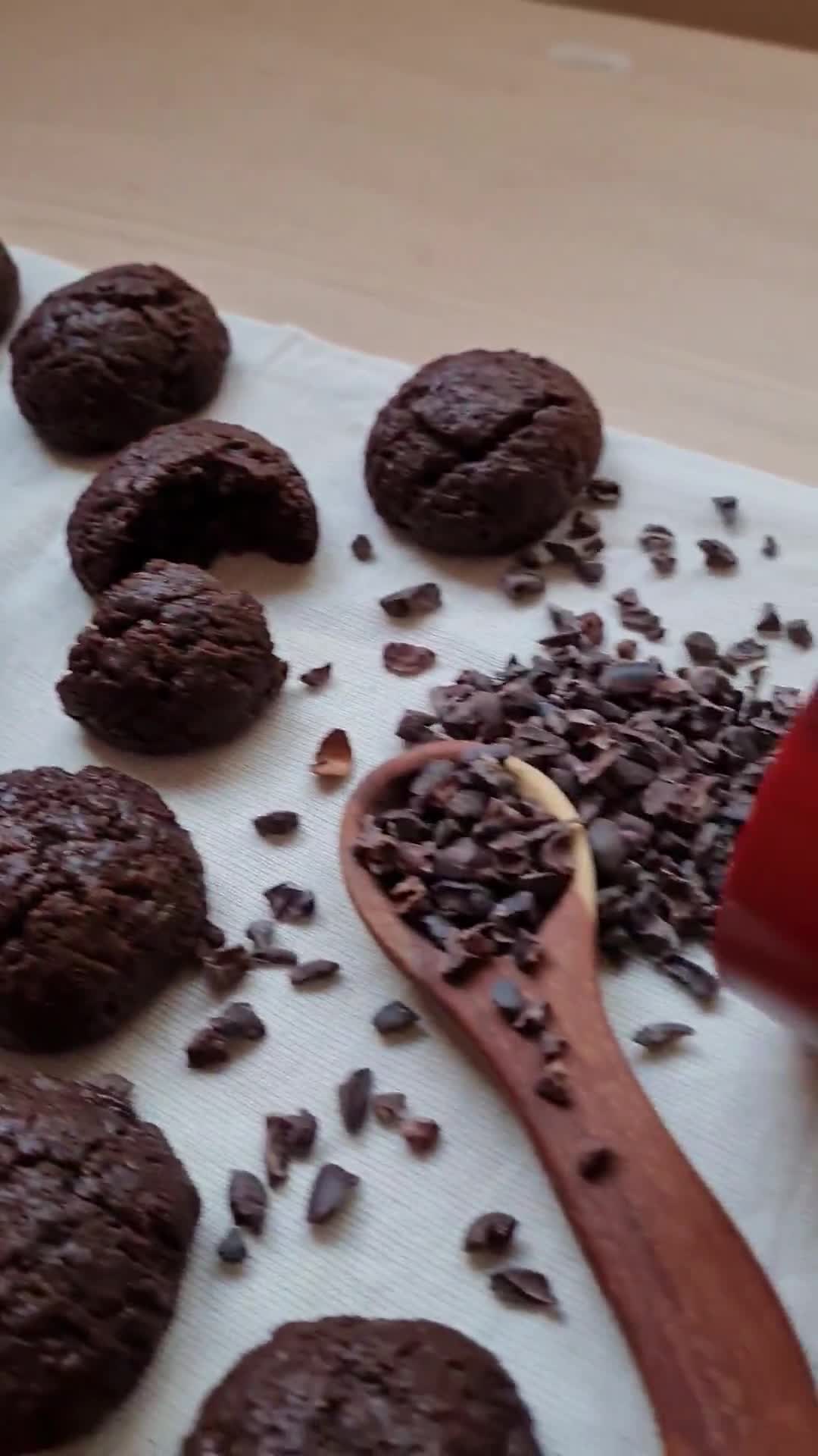 Foto del paso 3 de la receta: Galletas de chocolate fáciles, económicas y sin balanza de Vale y Vane ♥