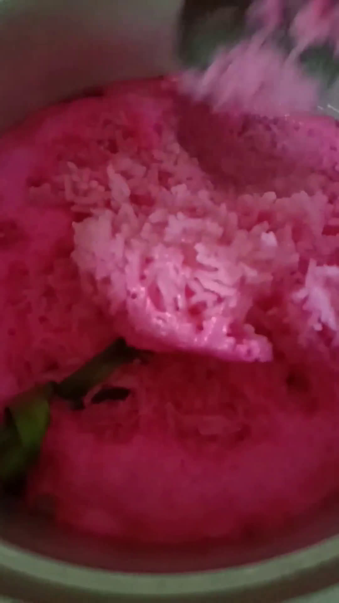 Gambar langkah 3 resipi Nasi Lemak Strawberry.