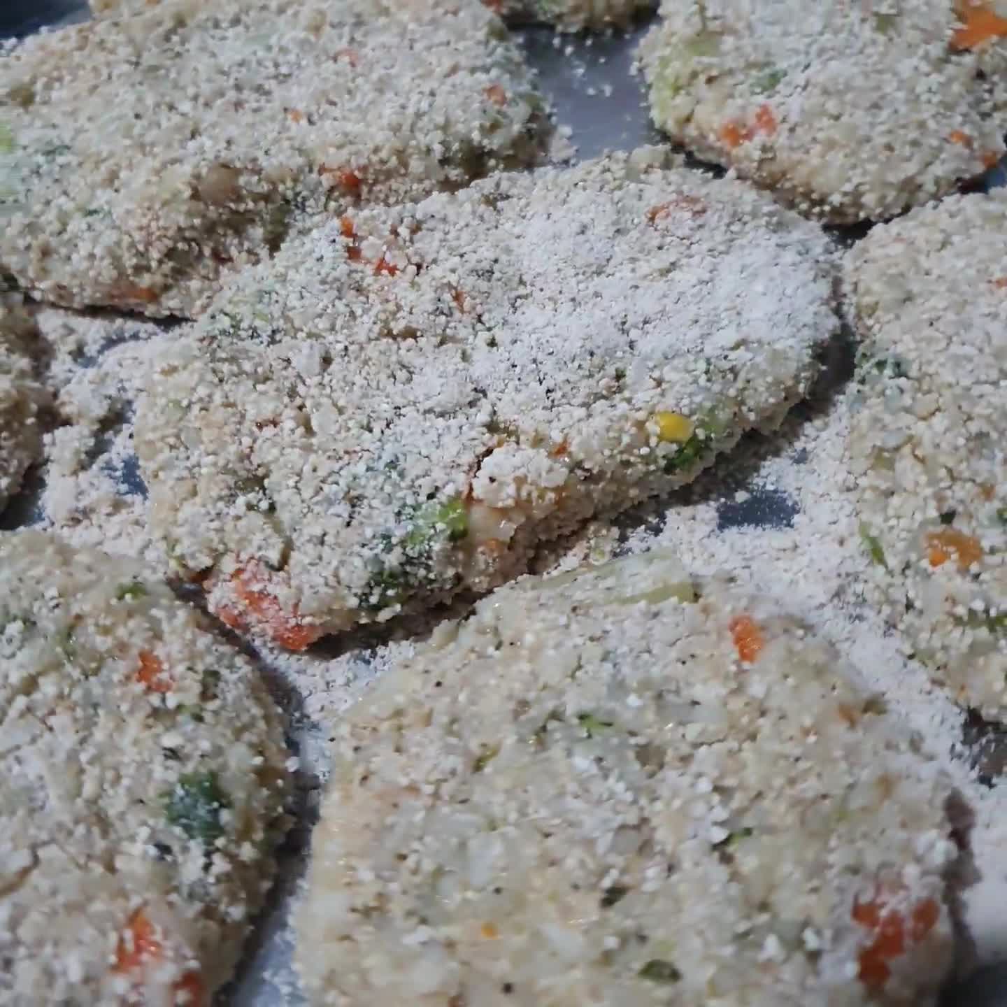 Foto del paso 2 de la receta: 🍚🥦🥕 Milanesas de arroz y vegetales 🍚 🥦🥕
