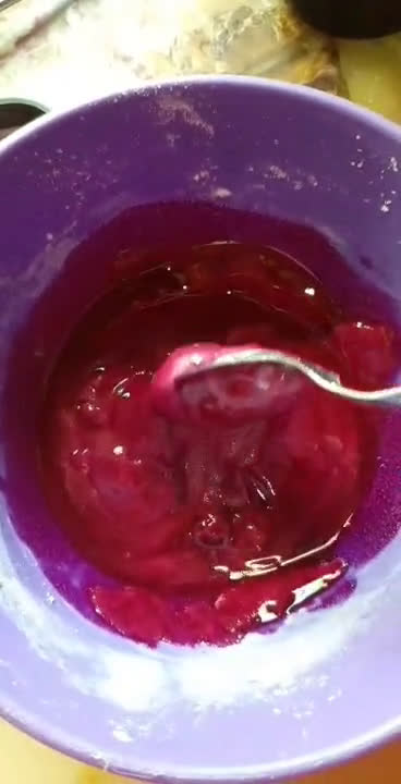 Foto del paso 4 de la receta: Budín de remolacha y banana con glasé de remolacha🤪