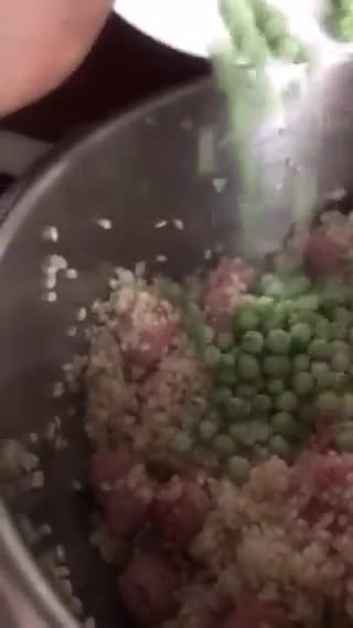 Foto del paso 6 de la receta: Arroz con salchichas frescas, en 15’ de olla exprés