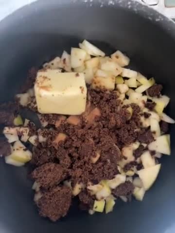 صورة لخطوة 2 من وصفة كب فطيره التفاح بطريقه سهله🥧🍏