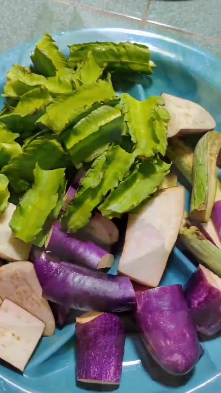 Gambar langkah 4 resipi Sotong Masak tempoyak cili api.