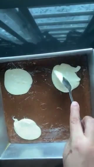 Gambar langkah 6 resipi Kek Pisang Coklat Cheese.
