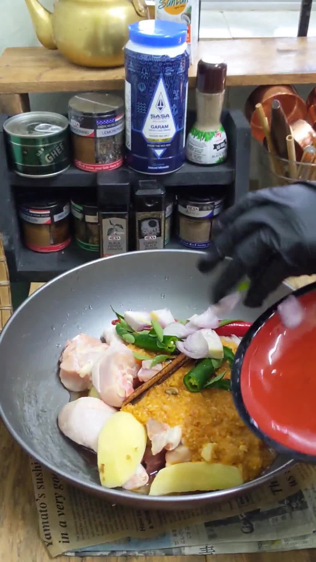 Gambar langkah 2 resipi Kari Ayam ALA Bangladesh.