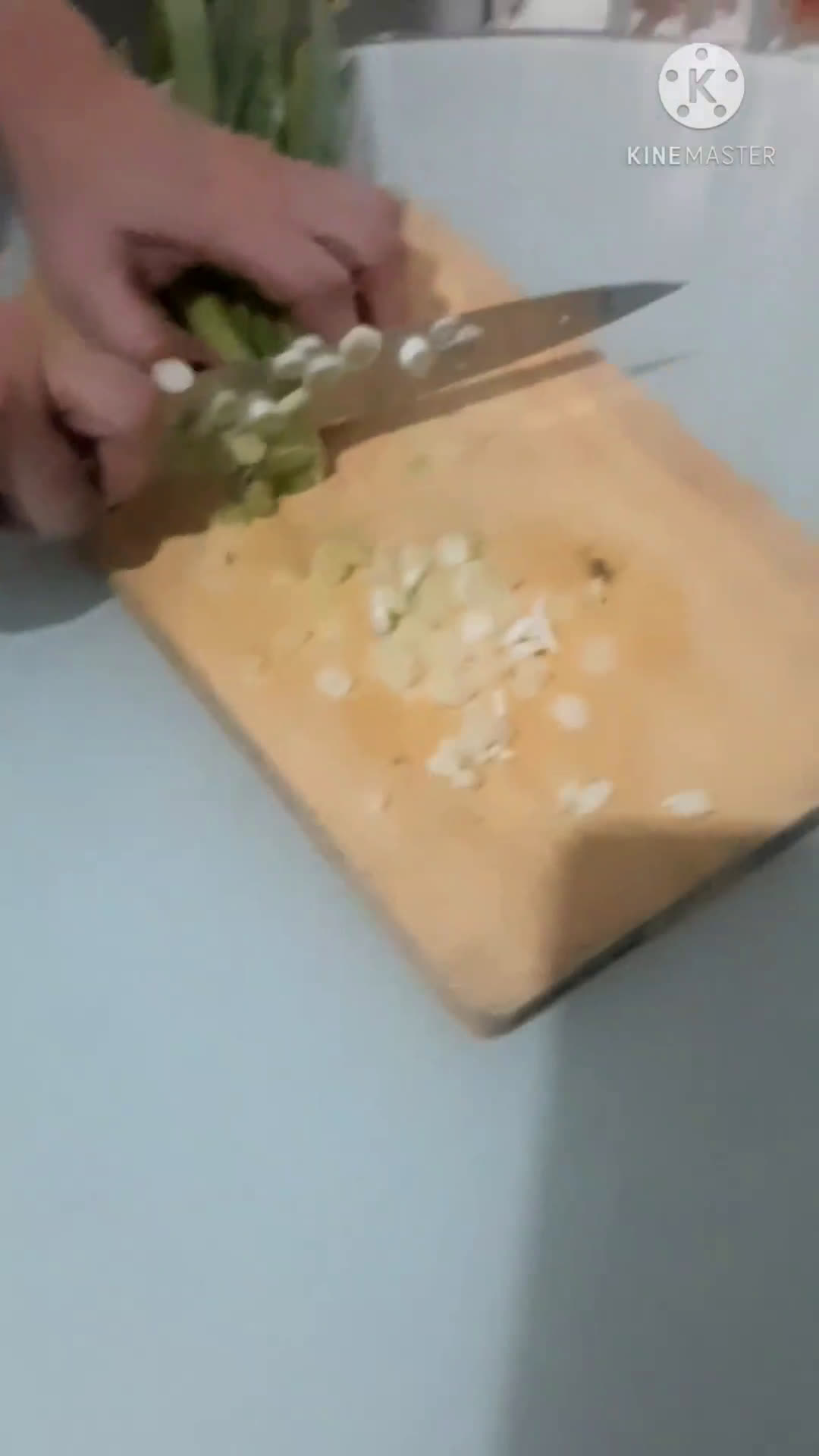 Foto langkah ke 2 dari resep Tips daun bawang dan seledri bisa awet dan tahan lama.