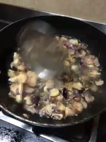 Gambar langkah 3 resipi Bawang Goreng Rangup.