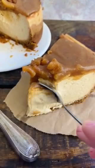Foto del paso 5 de la receta: Cheesecake de manzana y caramelo sin azúcar 🍎