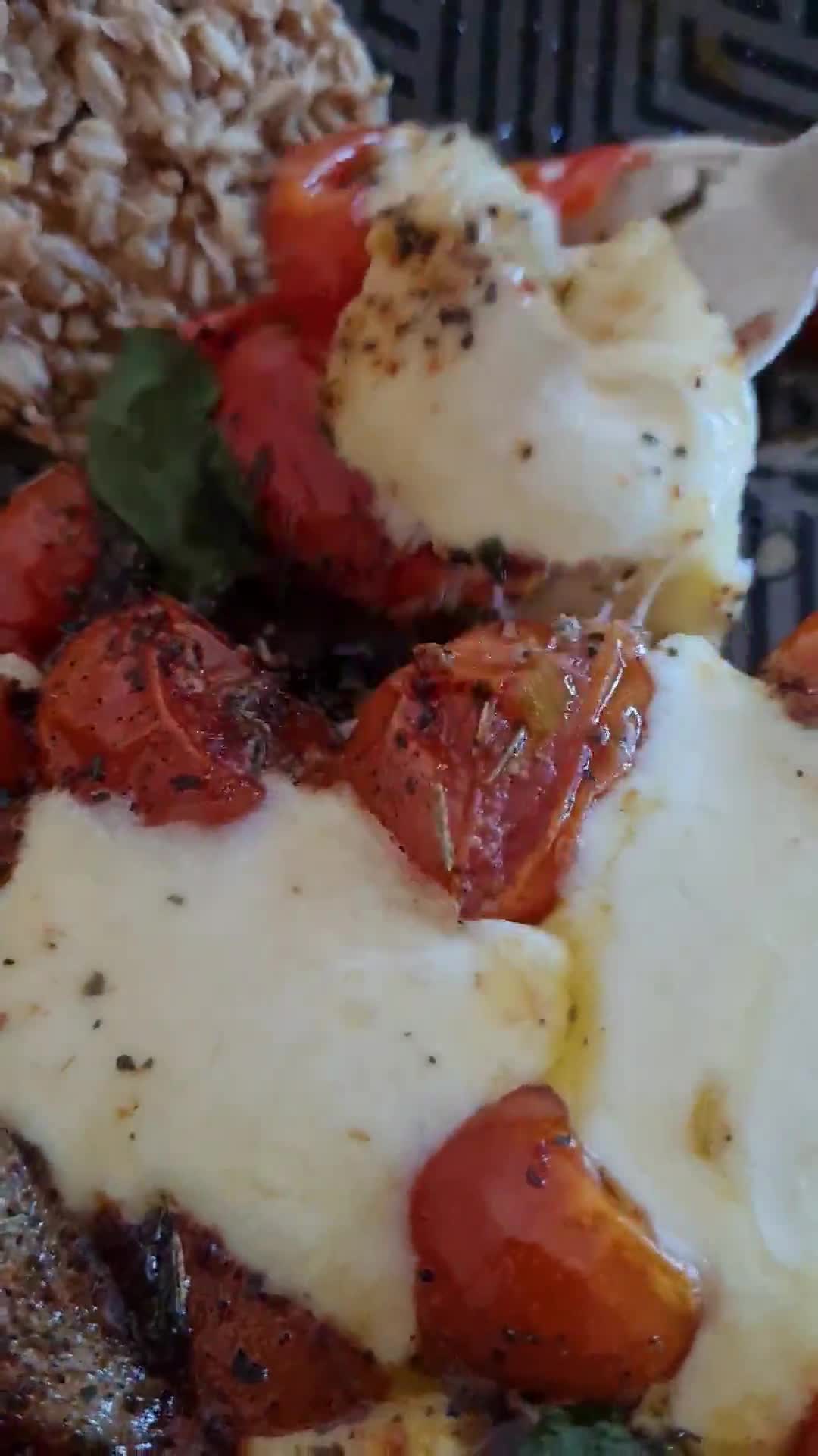Foto del paso 3 de la receta: Tomates cherry confitados (sin azúcar) con hierbas mediterráneas y Bocconcini