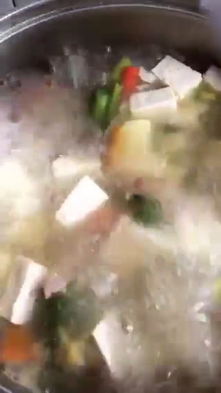 Foto langkah ke 8 dari resep Soup Sayap Ayam Sederhana.